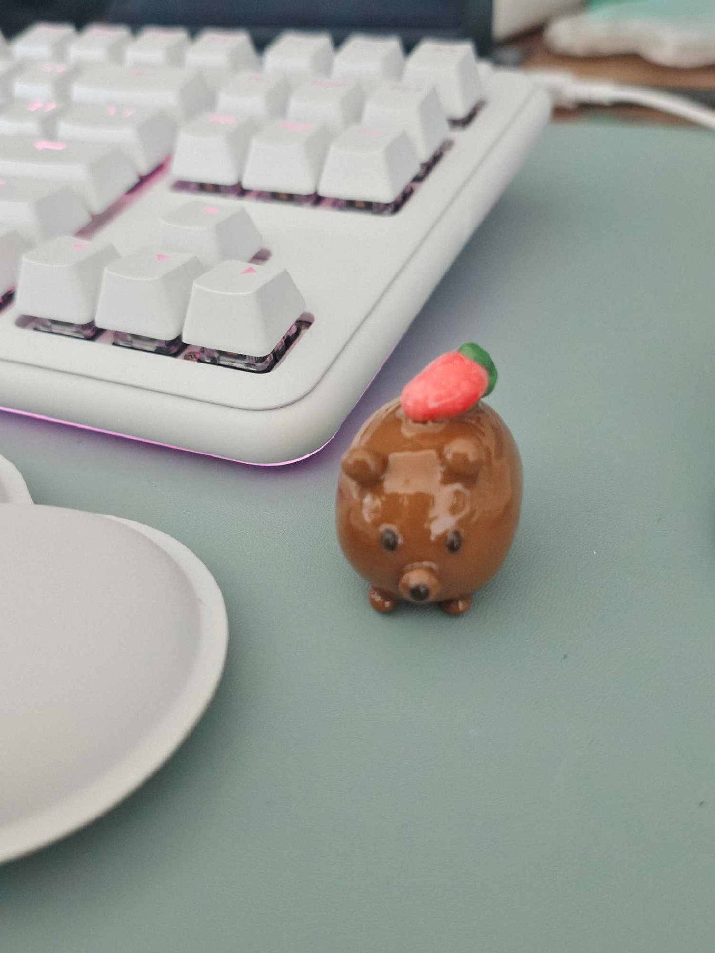 Chonky Bear Desk Buddy